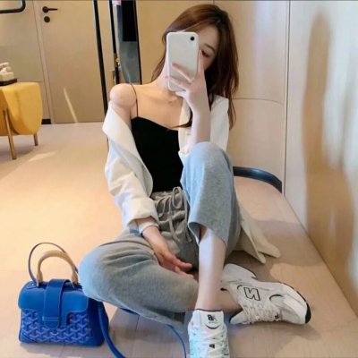 我被困在同一天一万年